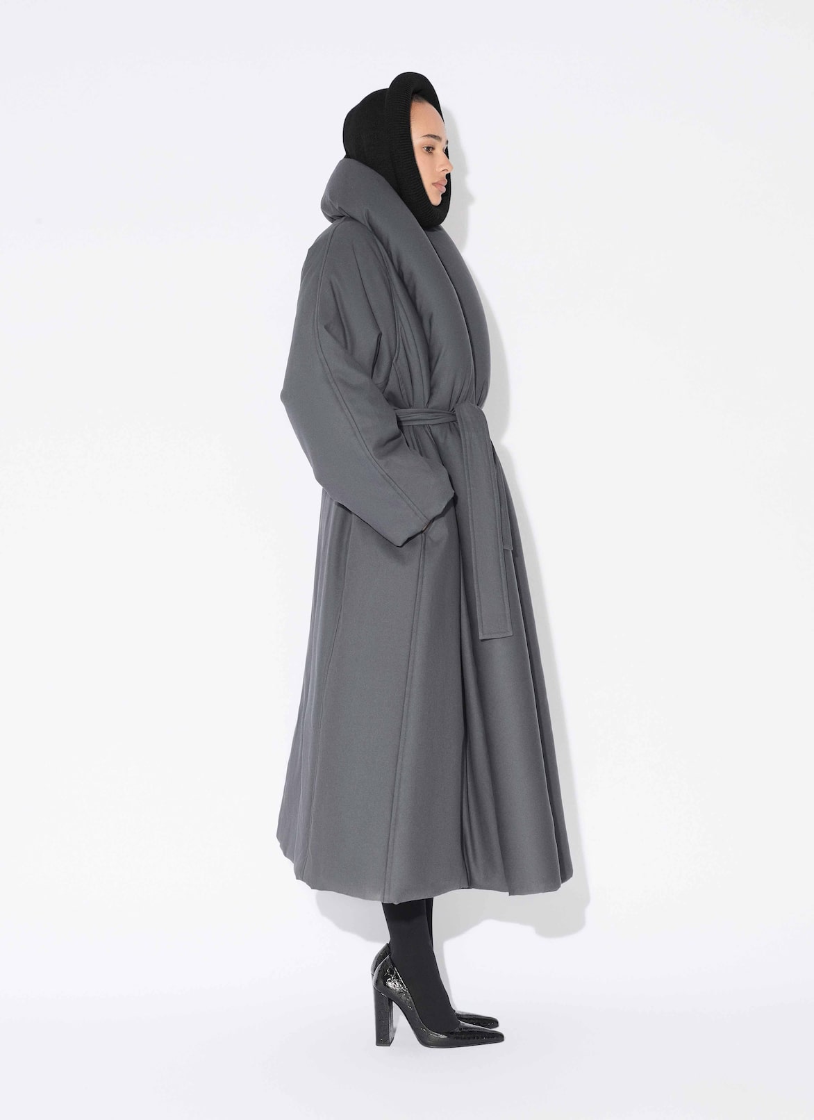 TRENCH TUBULAIRE REMBOURRÉ EN GABARDINE DE COTON  ALAÏA TRENCH TUBULAIRE REMBOURRÉ EN GABARDINE DE COTON  CENDRE